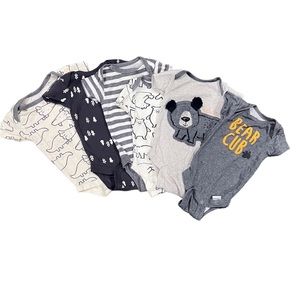 Newborn baby onesie bundle